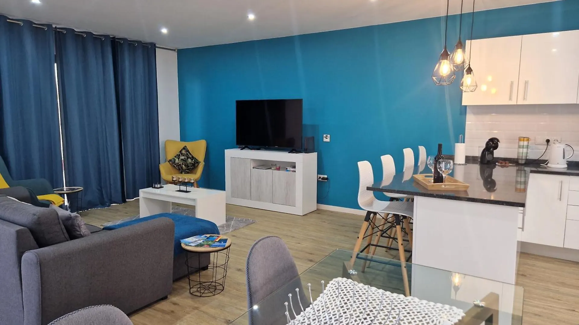 Holiday home E - Beautiful 2 Bedroom Terraced Home Machico